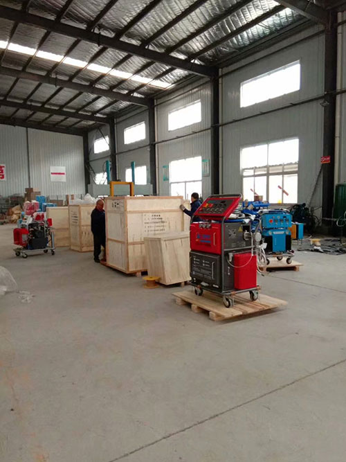 廣東哪個市場賣聚脲噴涂機(jī)(圖1) 徐州市客戶防腐防水聚脲噴涂設(shè)備